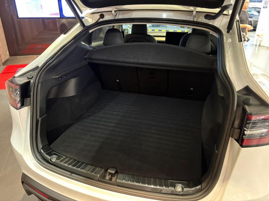 Model Y Lond Range - Image 6